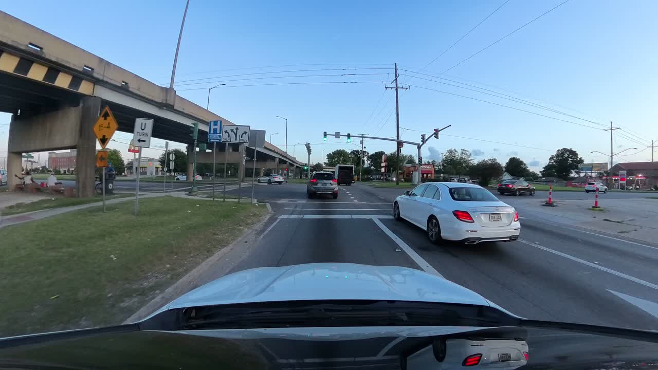 Capture de dashcam IA avec alerte de vitesse